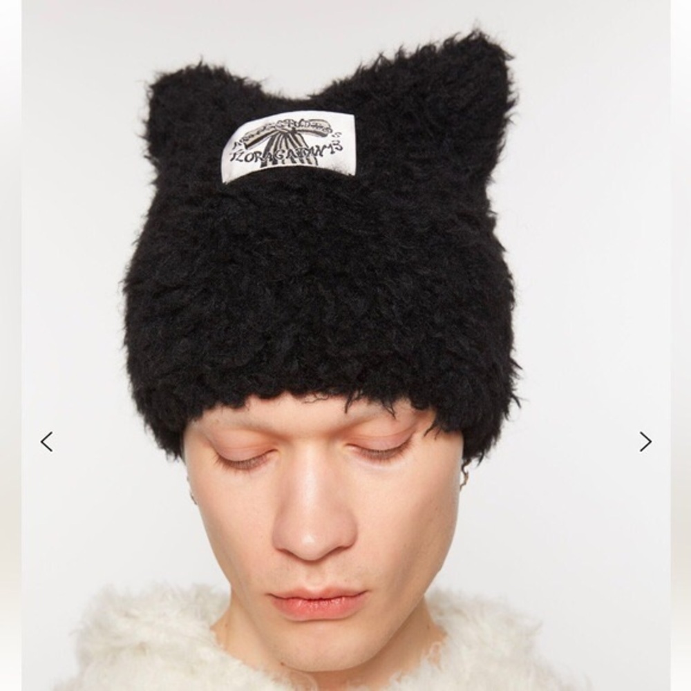 NWT Acne Studios Black Fluffy Square Beanie